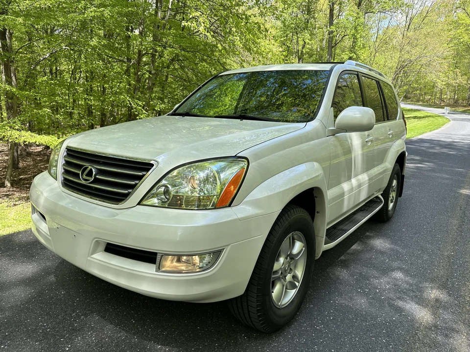 2004 Lexus GX 1st Gen - Image 25 of 31