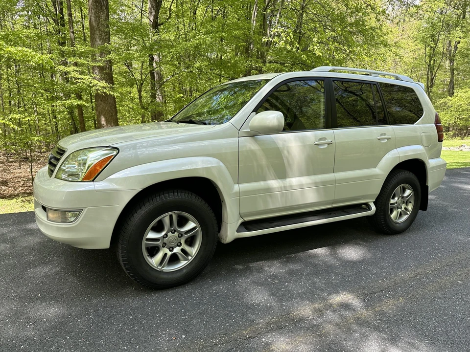 2004 Lexus GX 1st Gen - Image 21 of 31