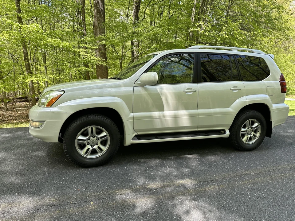 2004 Lexus GX 1st Gen - Image 20 of 31