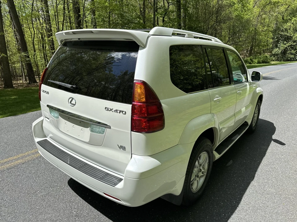2004 Lexus GX 1st Gen - Image 11 of 31