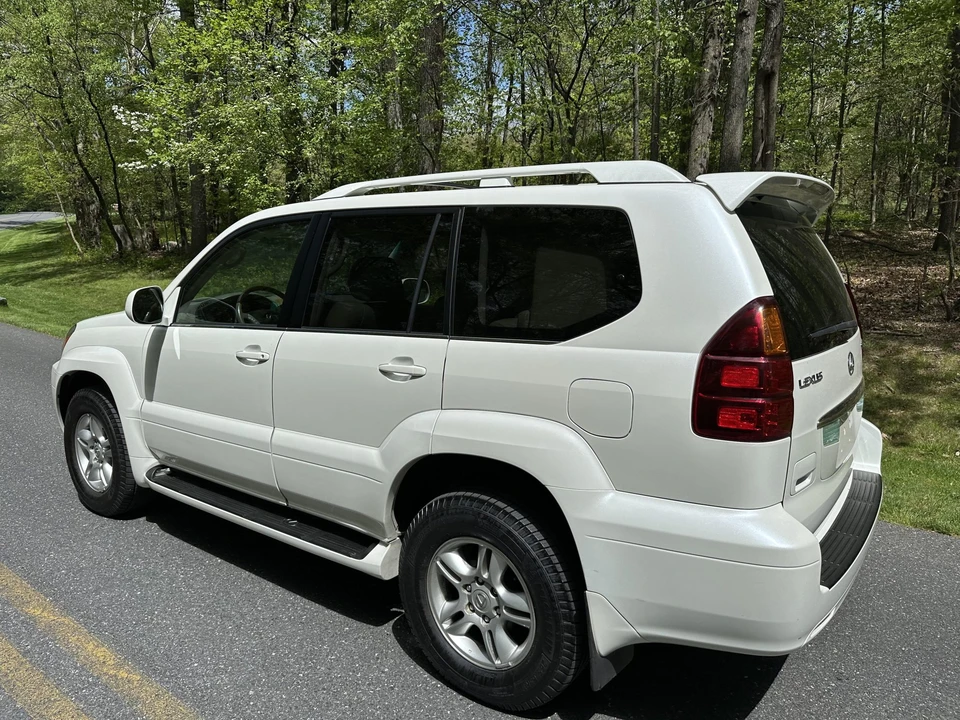 2004 Lexus GX 1st Gen - Image 14 of 31