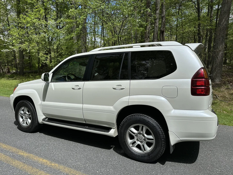 2004 Lexus GX 1st Gen - Image 15 of 31