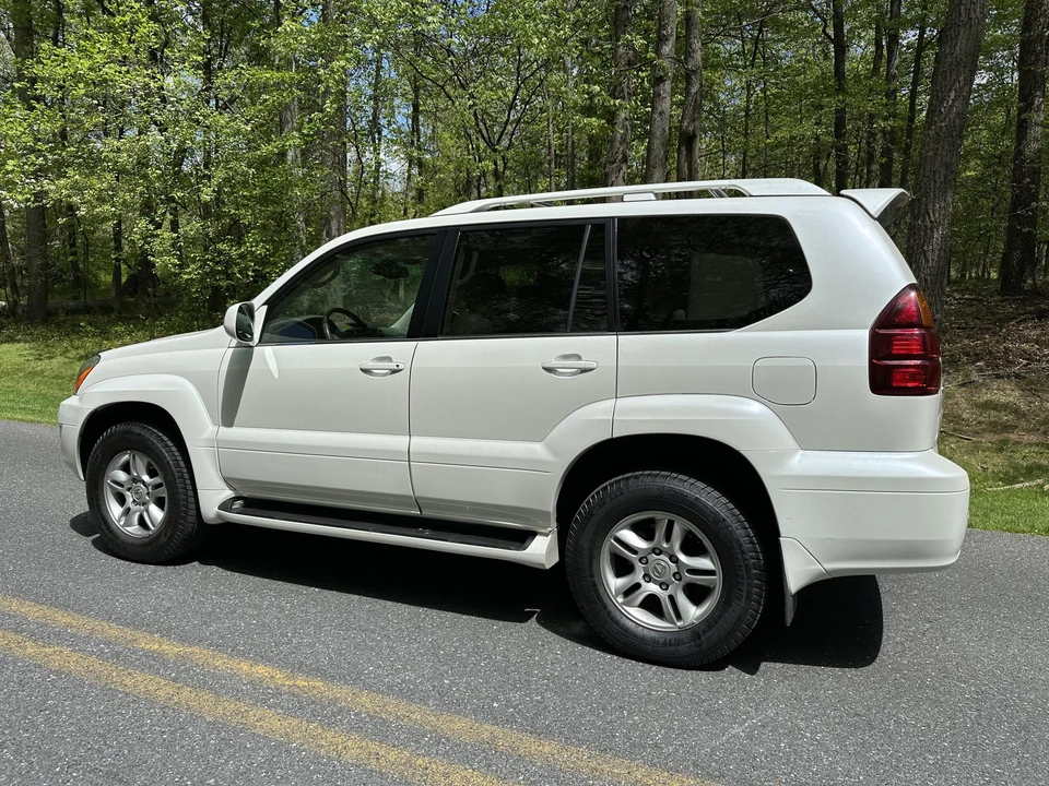 2004 Lexus GX 1st Gen - Image 16 of 31