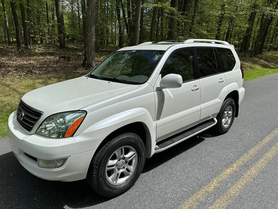 2004 Lexus GX 1st Gen - Image 3 of 31