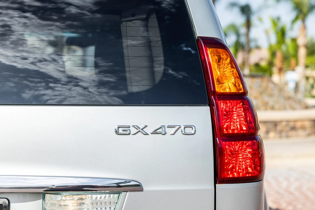 2004 Lexus GX 1st Gen - Image 13 of 31