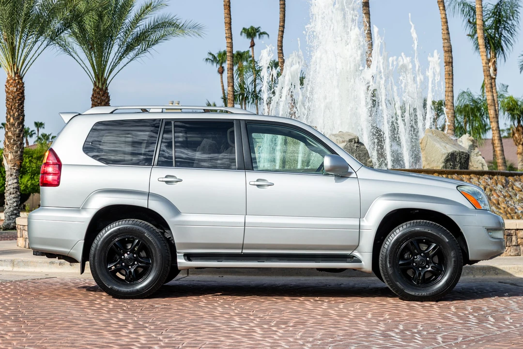2004 Lexus GX 1st Gen - Image 5 of 31