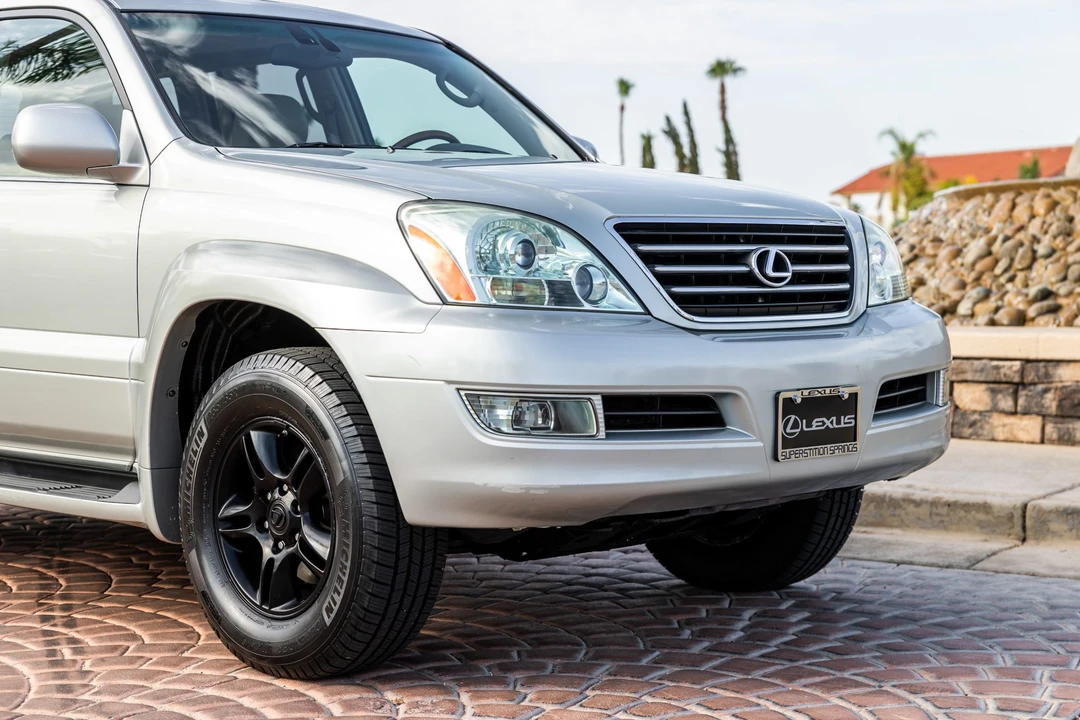 2004 Lexus GX 1st Gen - Image 18 of 31