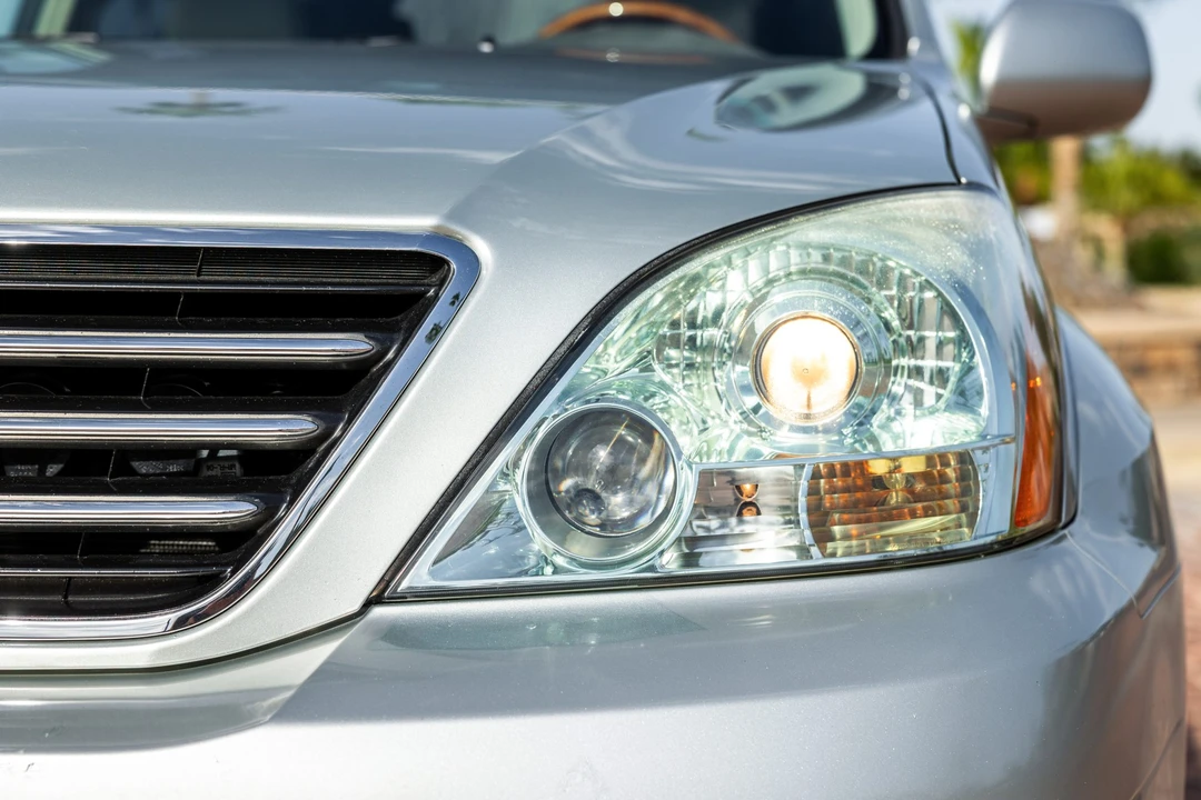 2004 Lexus GX 1st Gen - Image 11 of 31