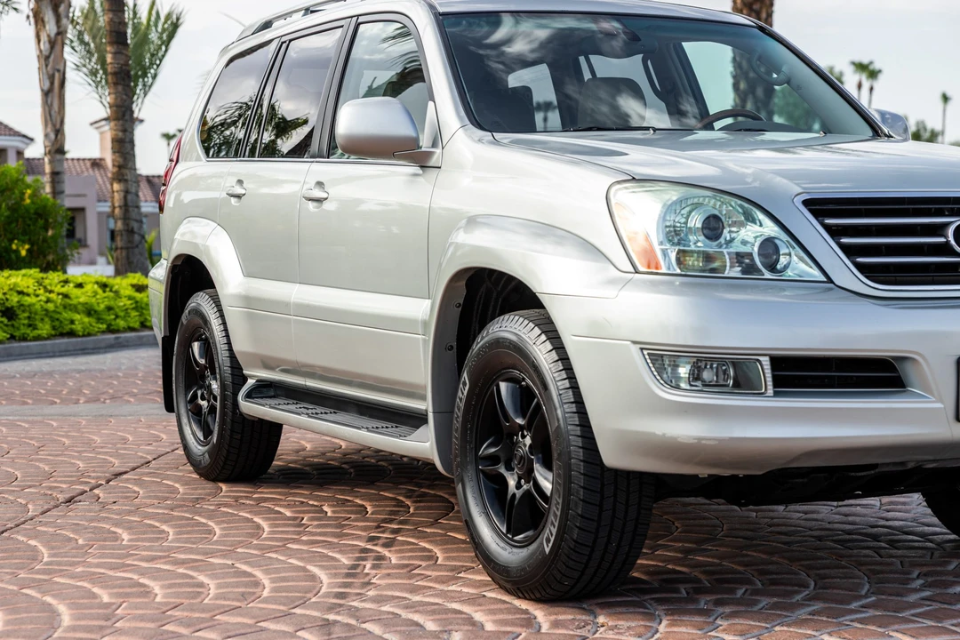 2004 Lexus GX 1st Gen - Image 17 of 31