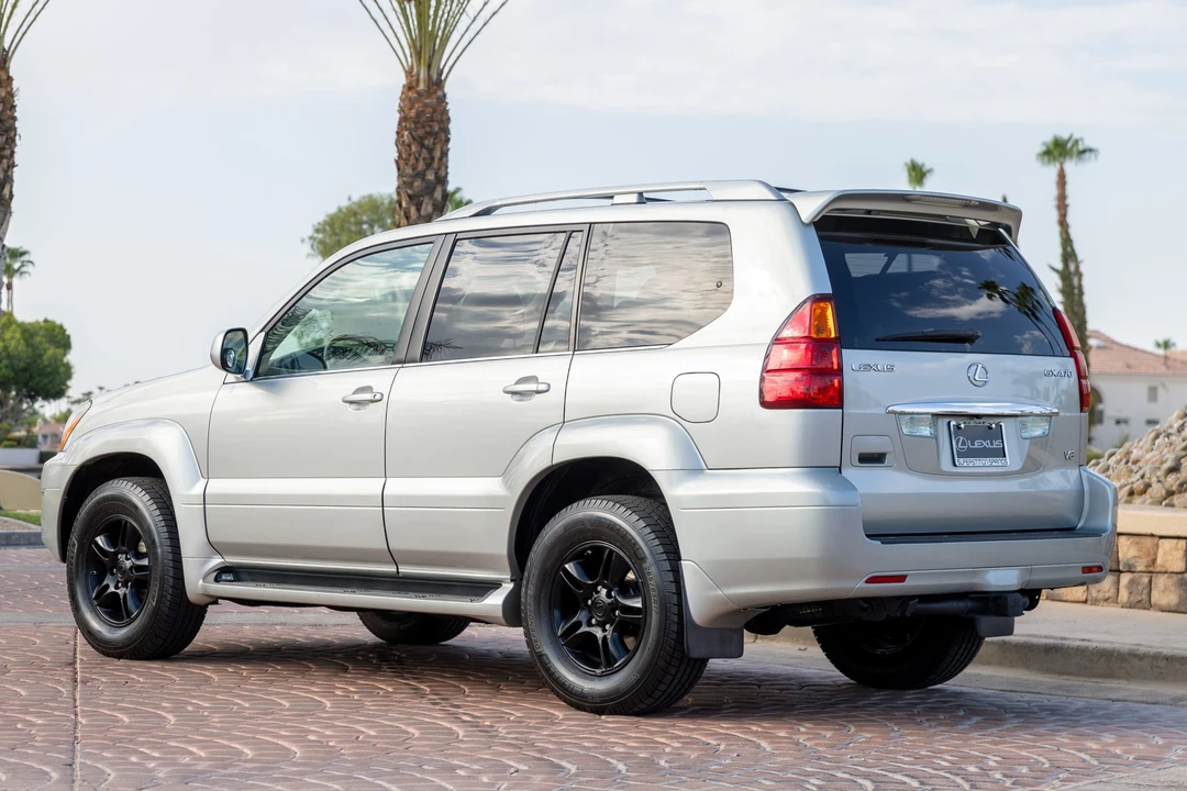 2004 Lexus GX 1st Gen - Image 8 of 31