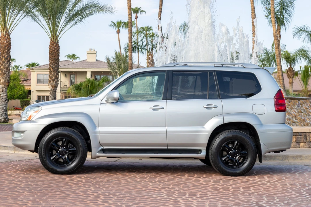 2004 Lexus GX 1st Gen - Image 9 of 31