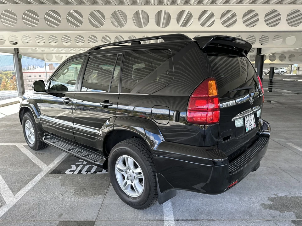 2004 Lexus GX 1st Gen - Image 28 of 31