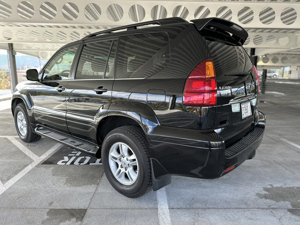 2004 Lexus GX 1st Gen - Image 29 of 31