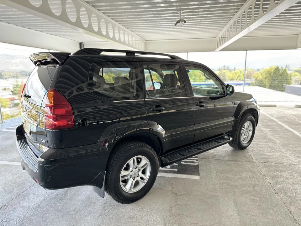 2004 Lexus GX 1st Gen - Image 22 of 31