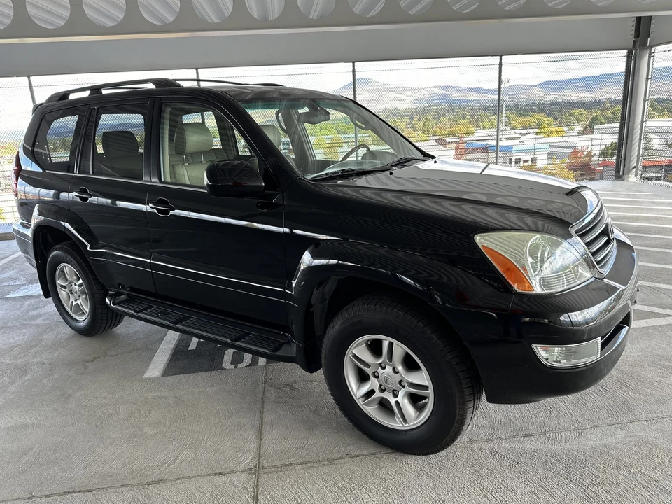 2004 Lexus GX 1st Gen - Image 11 of 31