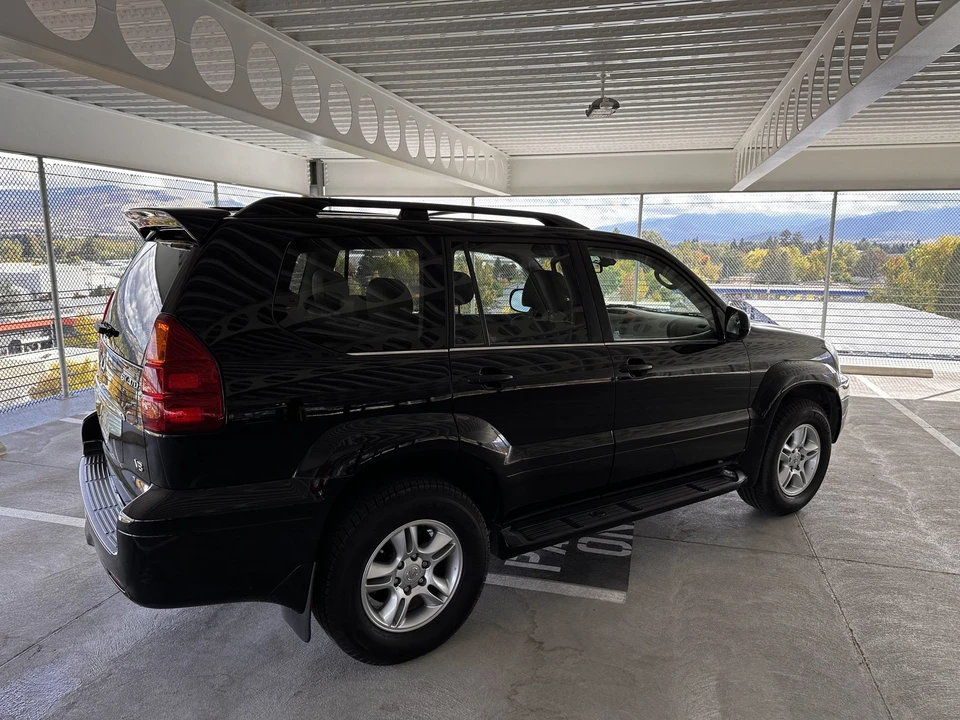2004 Lexus GX 1st Gen - Image 18 of 31
