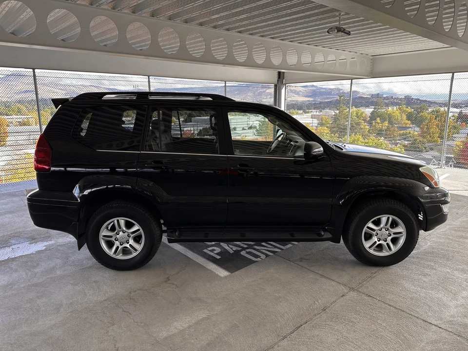 2004 Lexus GX 1st Gen - Image 16 of 31