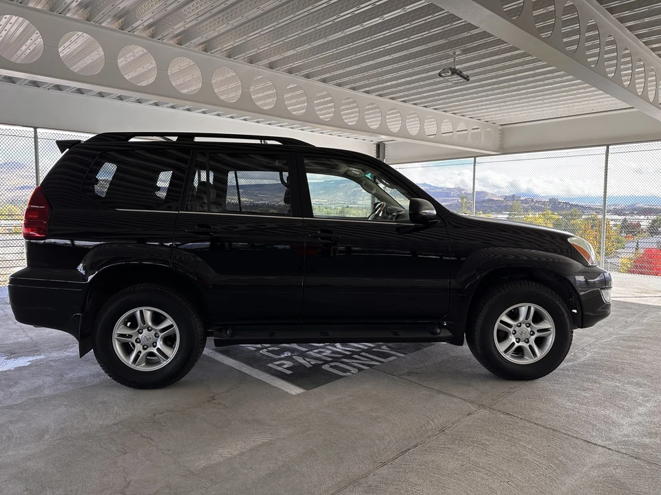 2004 Lexus GX 1st Gen - Image 17 of 31