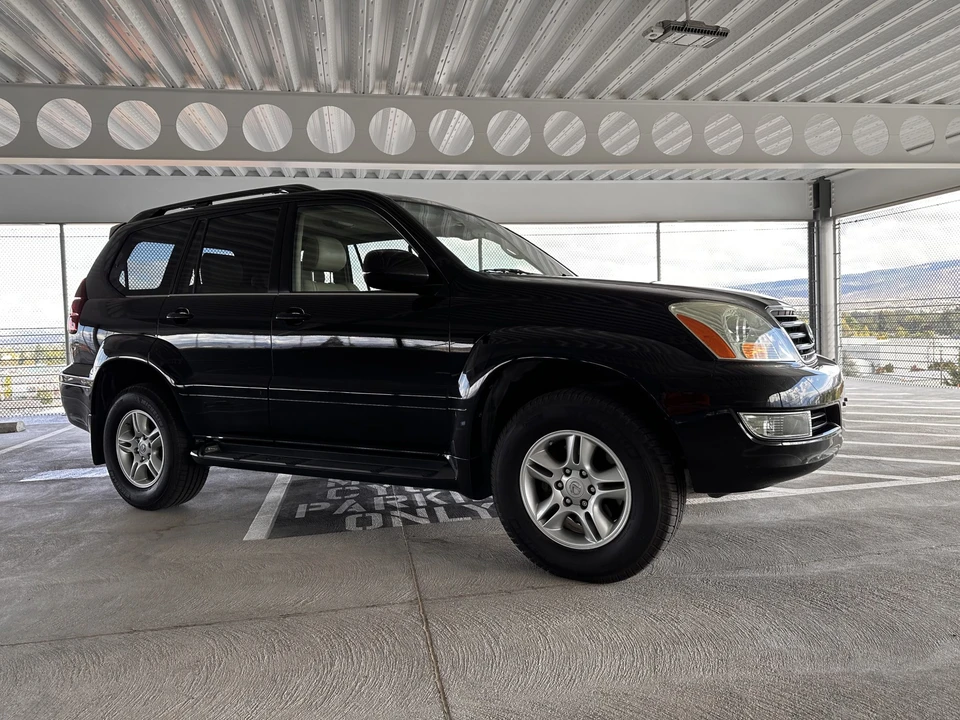 2004 Lexus GX 1st Gen - Image 15 of 31