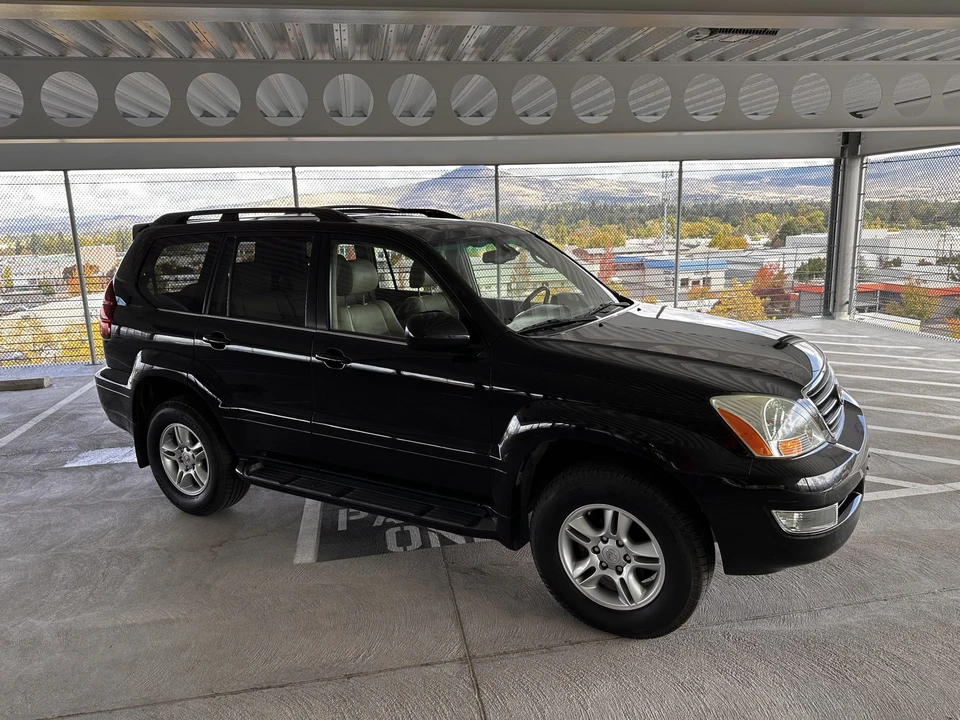 2004 Lexus GX 1st Gen - Image 13 of 31