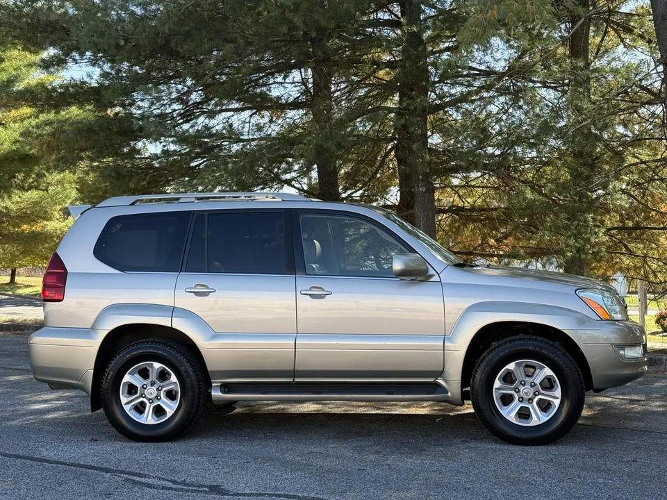 2004 Lexus GX 1st Gen - Image 24 of 31