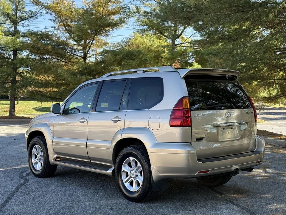 2004 Lexus GX 1st Gen - Image 11 of 31