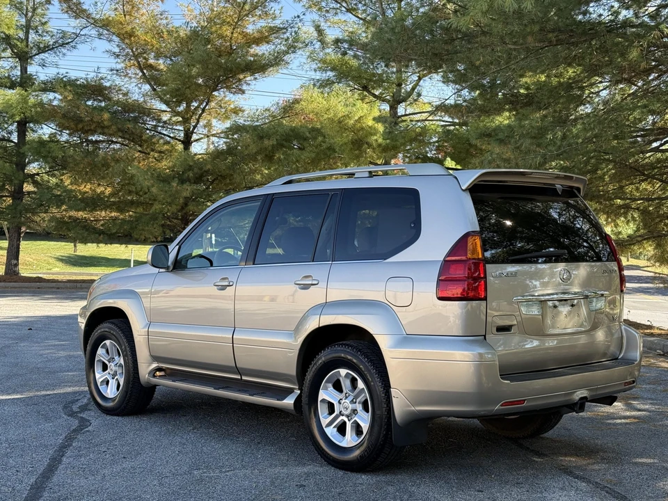 2004 Lexus GX 1st Gen - Image 10 of 31
