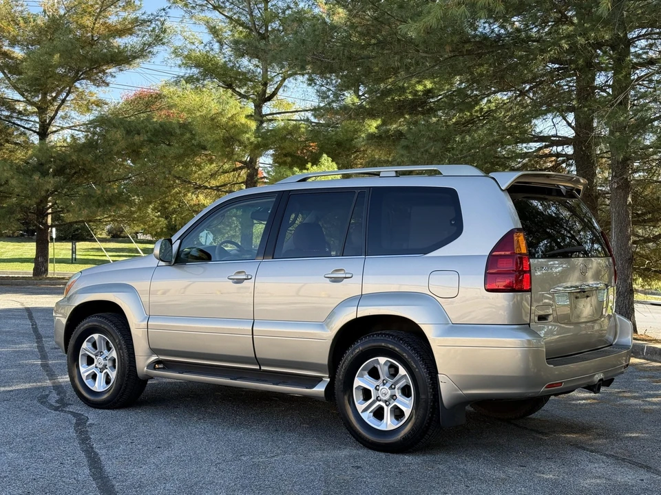 2004 Lexus GX 1st Gen - Image 9 of 31