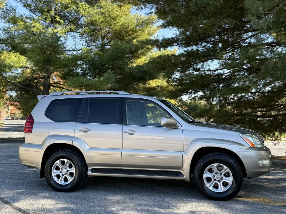 2004 Lexus GX 1st Gen - Image 29 of 31