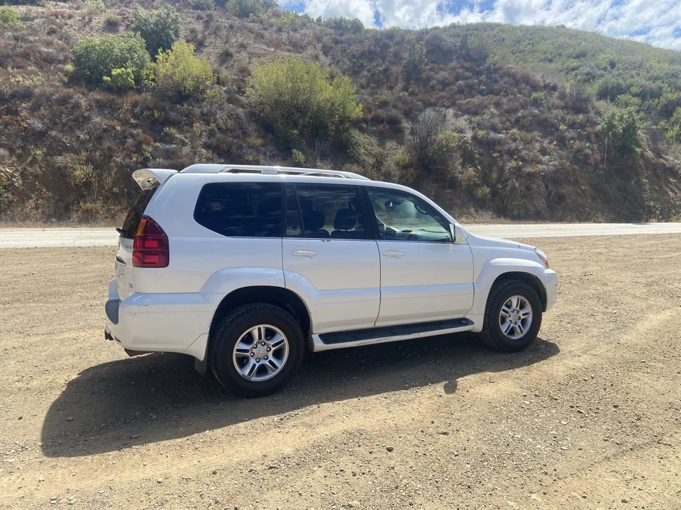 2004 Lexus GX 1st Gen - Image 9 of 31