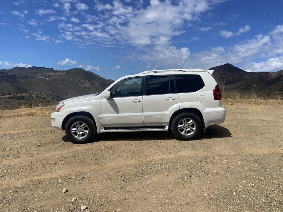 2004 Lexus GX 1st Gen - Image 17 of 31