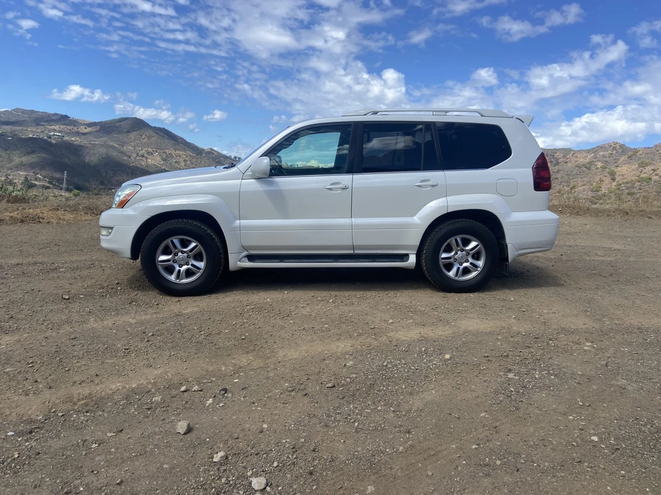 2004 Lexus GX 1st Gen - Image 16 of 31