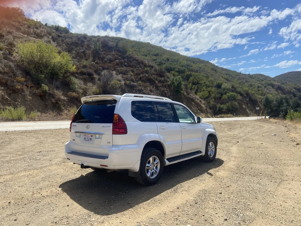 2004 Lexus GX 1st Gen - Image 10 of 31