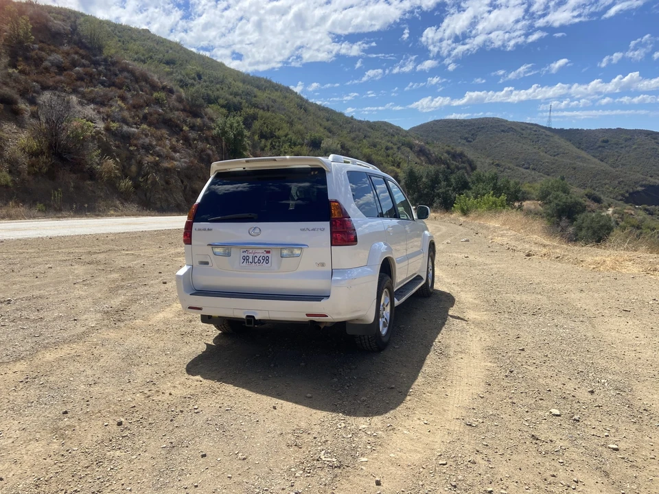 2004 Lexus GX 1st Gen - Image 11 of 31