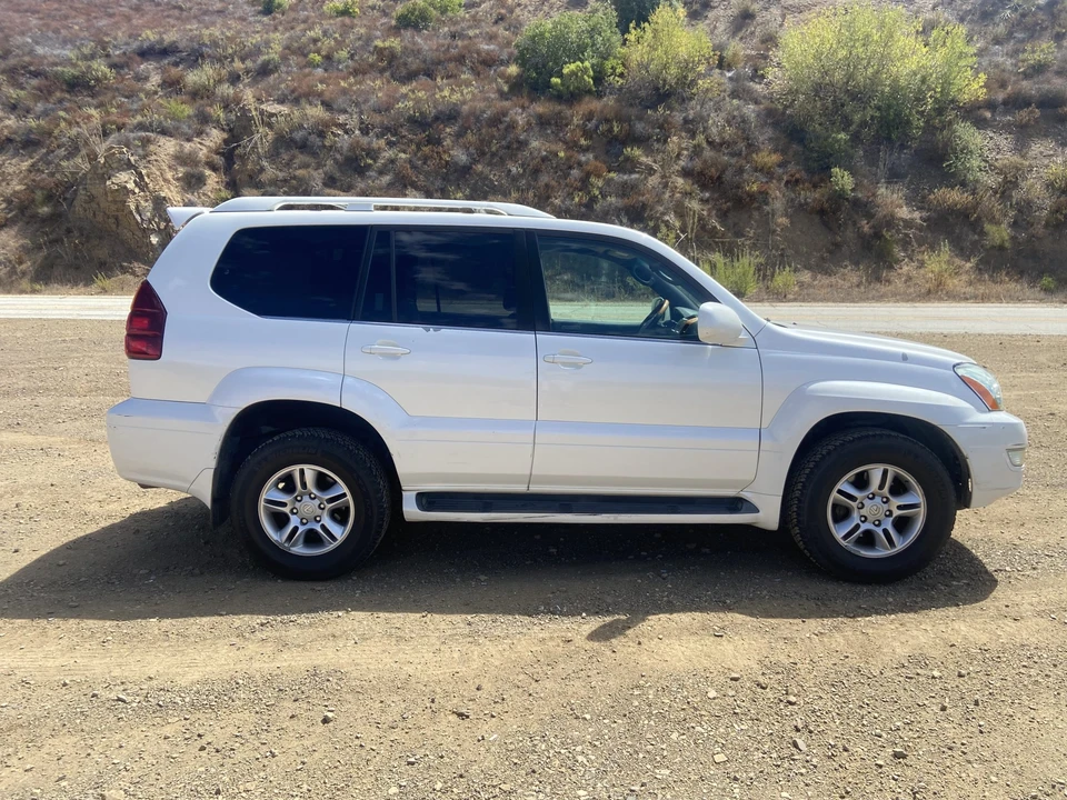 2004 Lexus GX 1st Gen - Image 8 of 31
