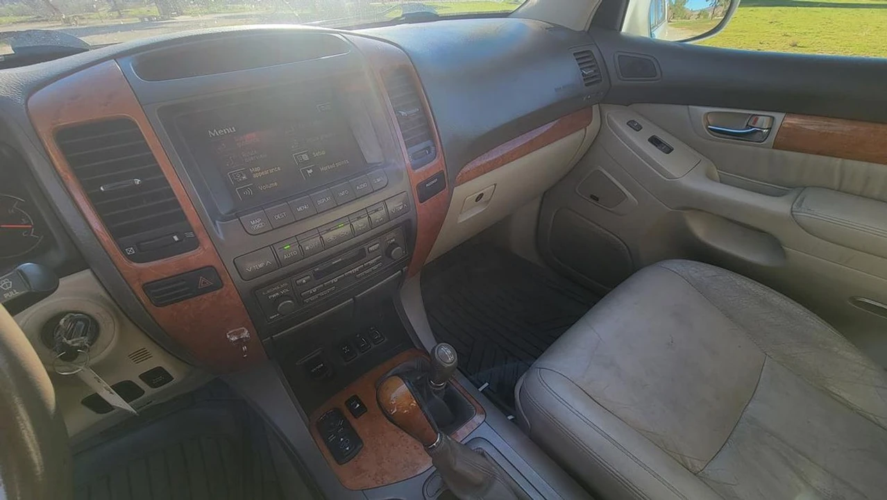 2004 Lexus GX 1st Gen - Image 6 of 7