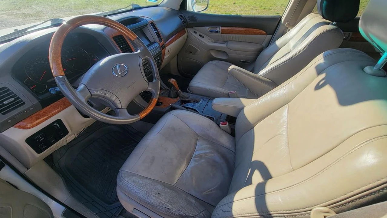 2004 Lexus GX 1st Gen - Image 4 of 7