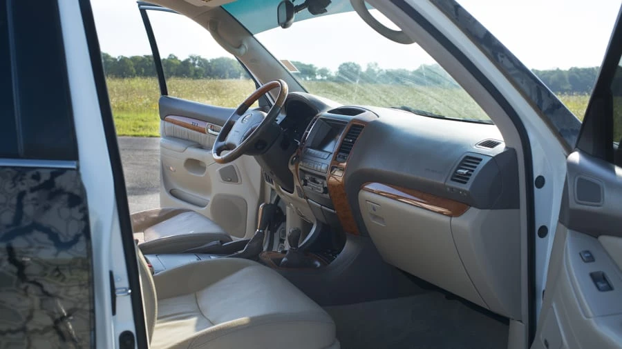 2004 Lexus GX 1st Gen - Image 5 of 12