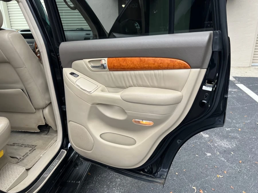 2004 Lexus GX 1st Gen - Image 11 of 22