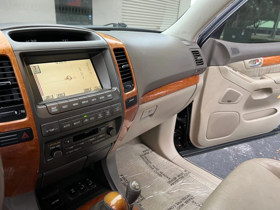 2004 Lexus GX 1st Gen - Image 15 of 22