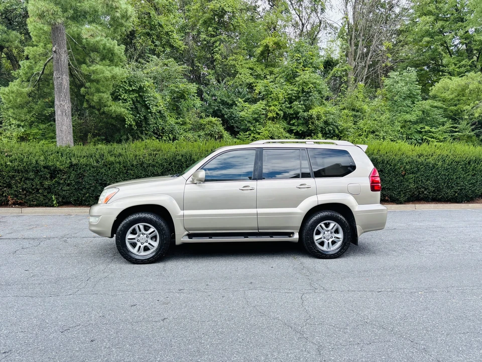 2004 Lexus GX 1st Gen - Image 19 of 31