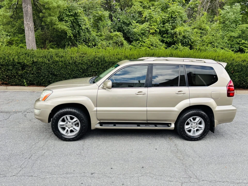 2004 Lexus GX 1st Gen - Image 18 of 31
