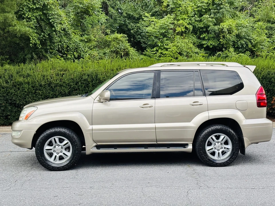 2004 Lexus GX 1st Gen - Image 16 of 31