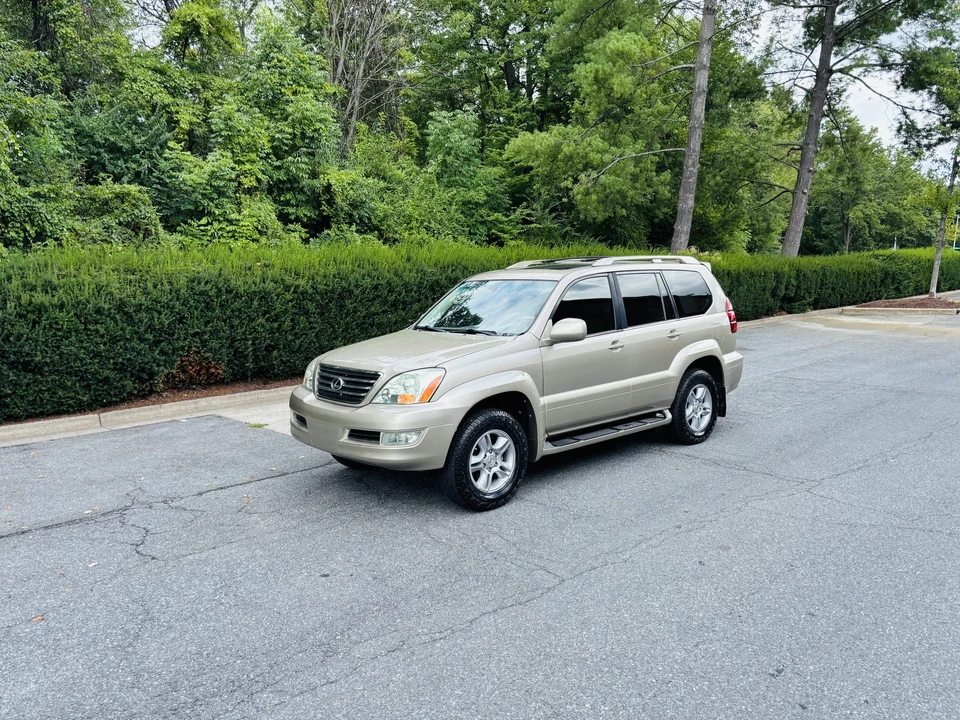2004 Lexus GX 1st Gen - Image 11 of 31