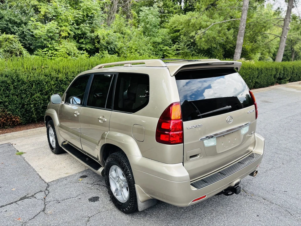 2004 Lexus GX 1st Gen - Image 25 of 31