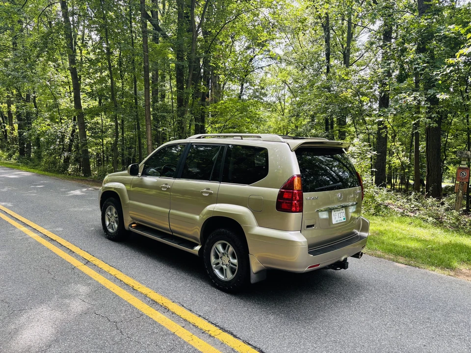 2004 Lexus GX 1st Gen - Image 23 of 31