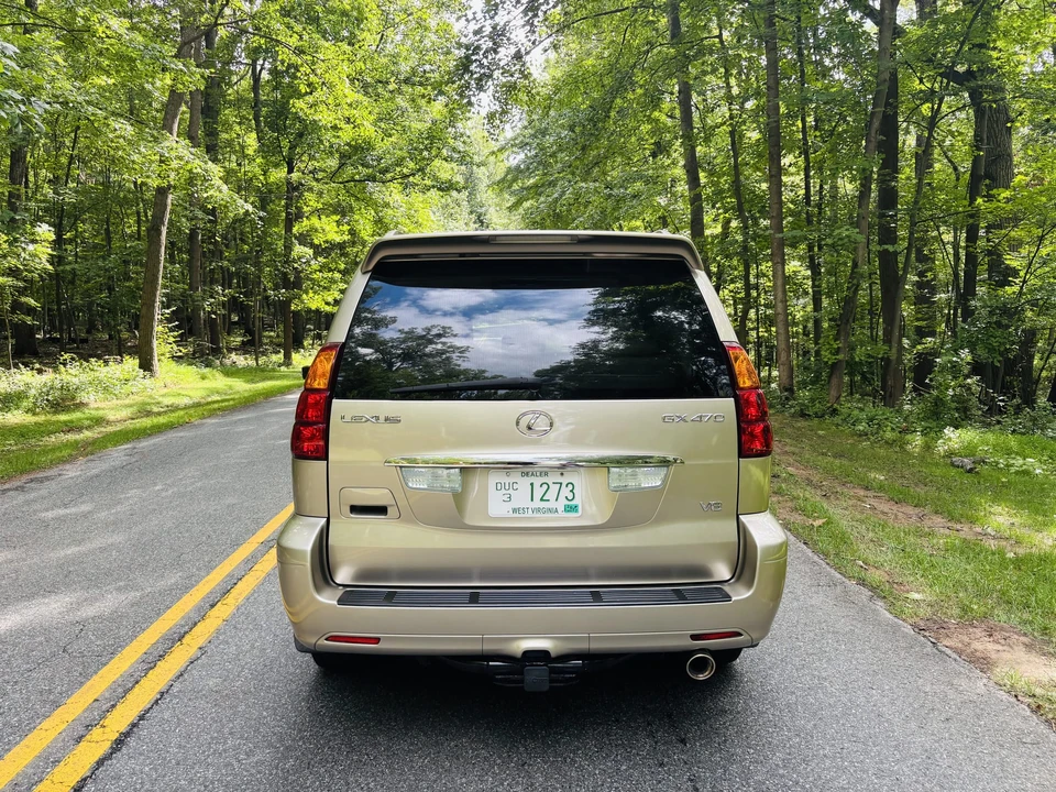2004 Lexus GX 1st Gen - Image 28 of 31