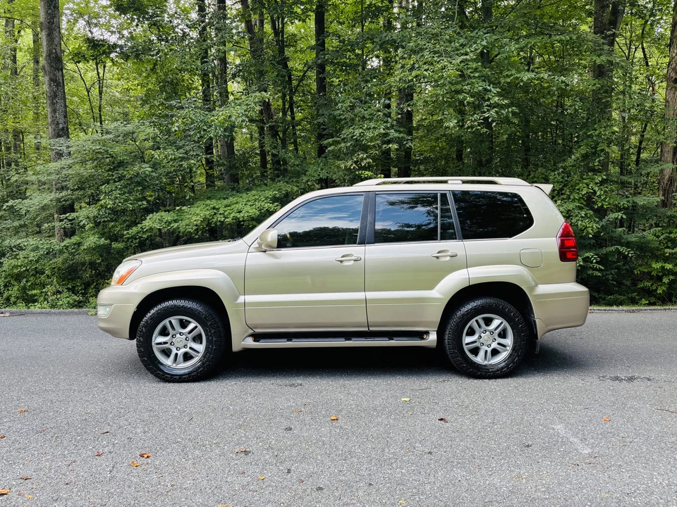 2004 Lexus GX 1st Gen - Image 20 of 31