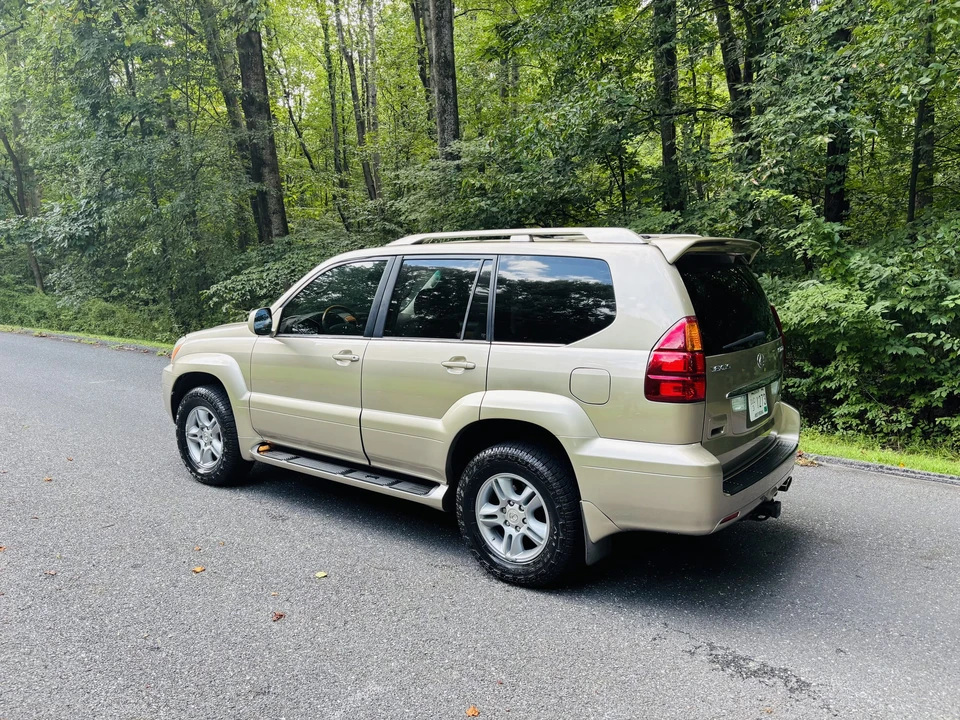 2004 Lexus GX 1st Gen - Image 22 of 31