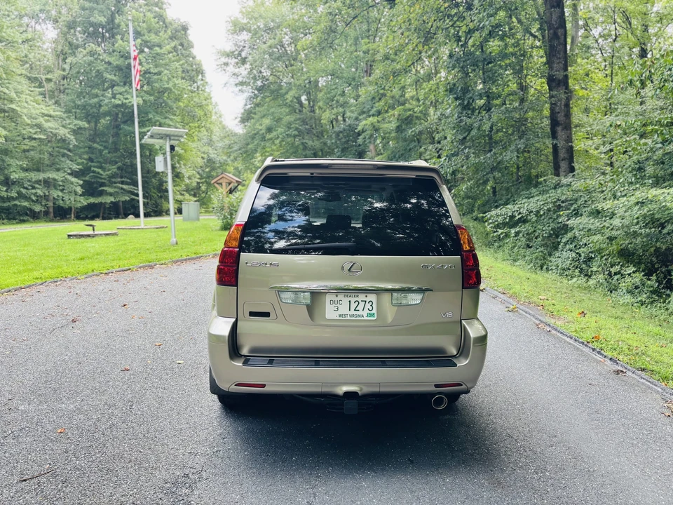 2004 Lexus GX 1st Gen - Image 29 of 31